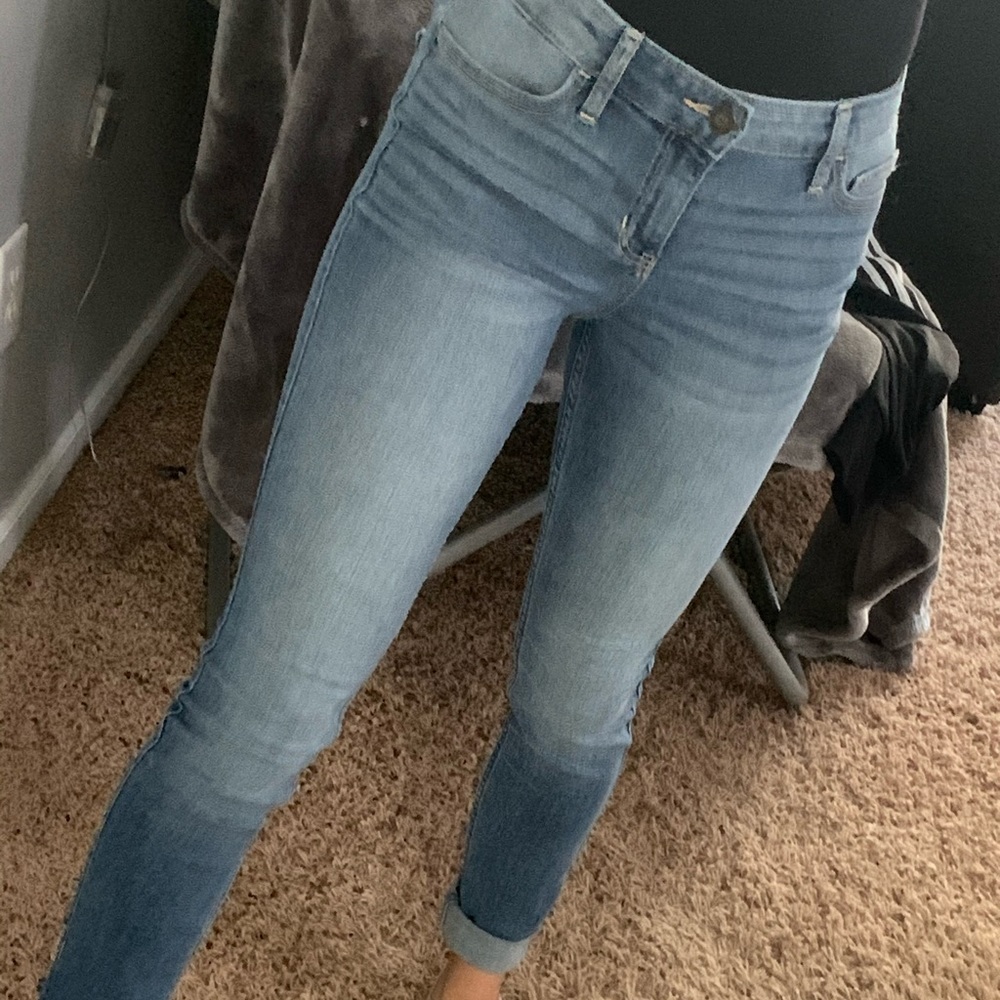 Mid rise Hollister skinny jeans
